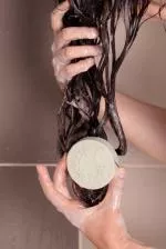Lamazuna Stugge shampoo voor normaal haar - witte en groene klei (70 g)