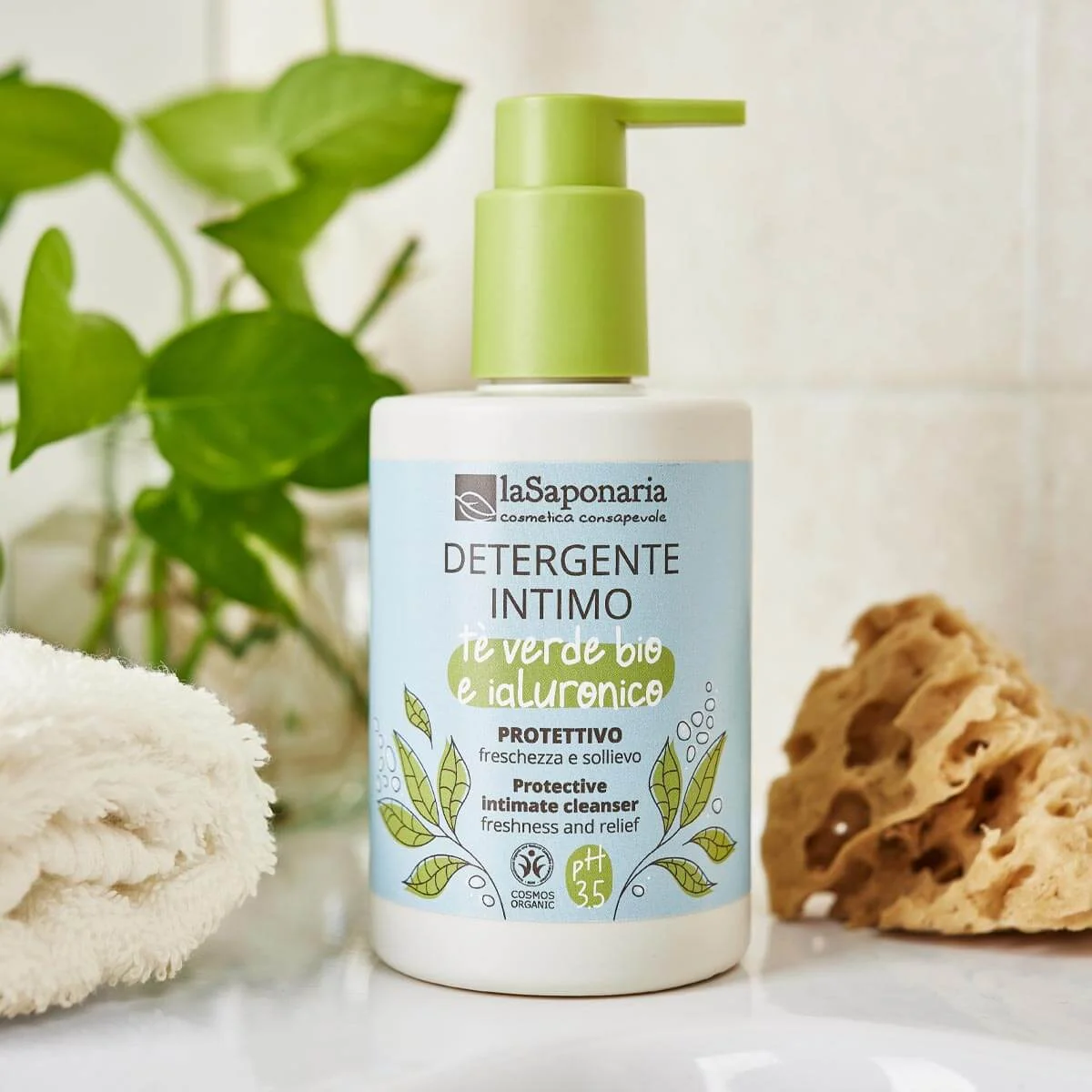 laSaponaria Beschermende intieme wasgel met biologische groene thee (250 ml) - geschikt na de bevalling en tijdens de menstruatie