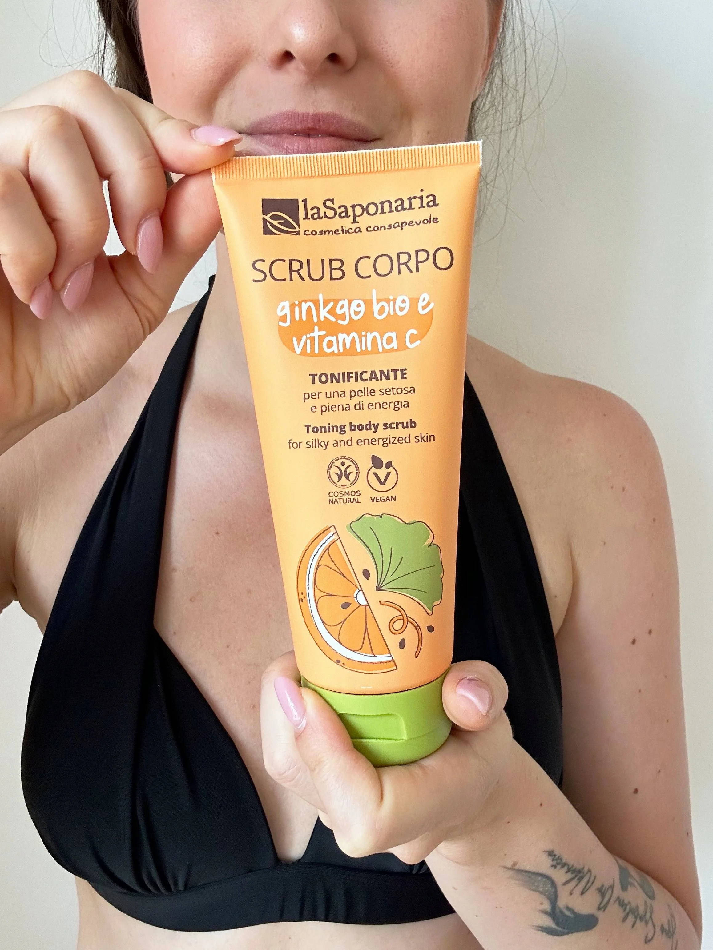 laSaponaria Lichaamspeeling met biologische ginkgo biloba en vitamine C 200 ml - voor een zachte en stralende huid