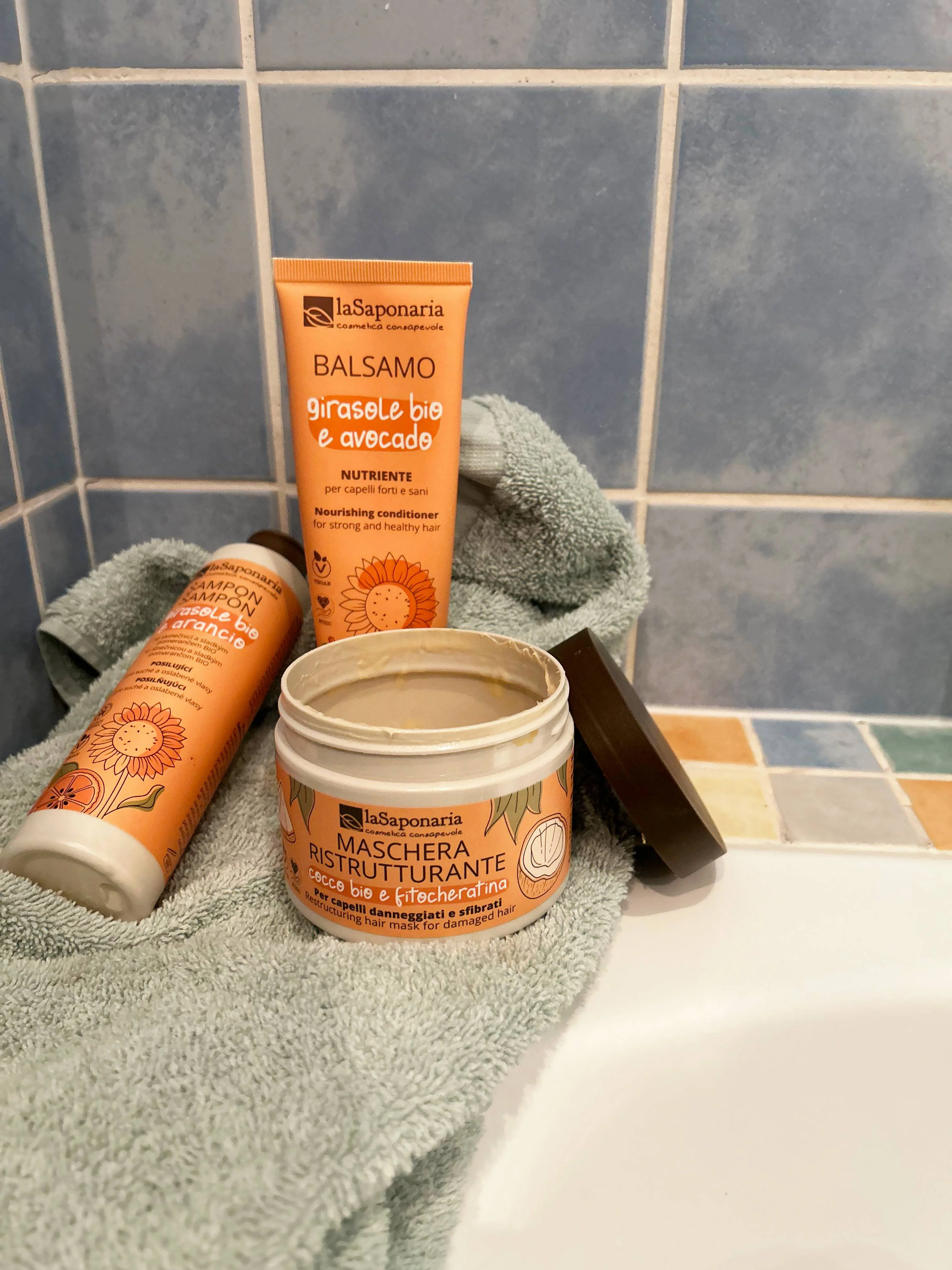 laSaponaria Voedende conditioner met zonnebloem en avocado voor droog en beschadigd haar 30 ml