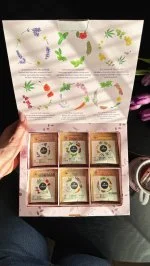 LEROS Geschenkset kruidenthee Geurende weide - theezakjes (6 x 5 stuks) - 6 kruidenmelanges