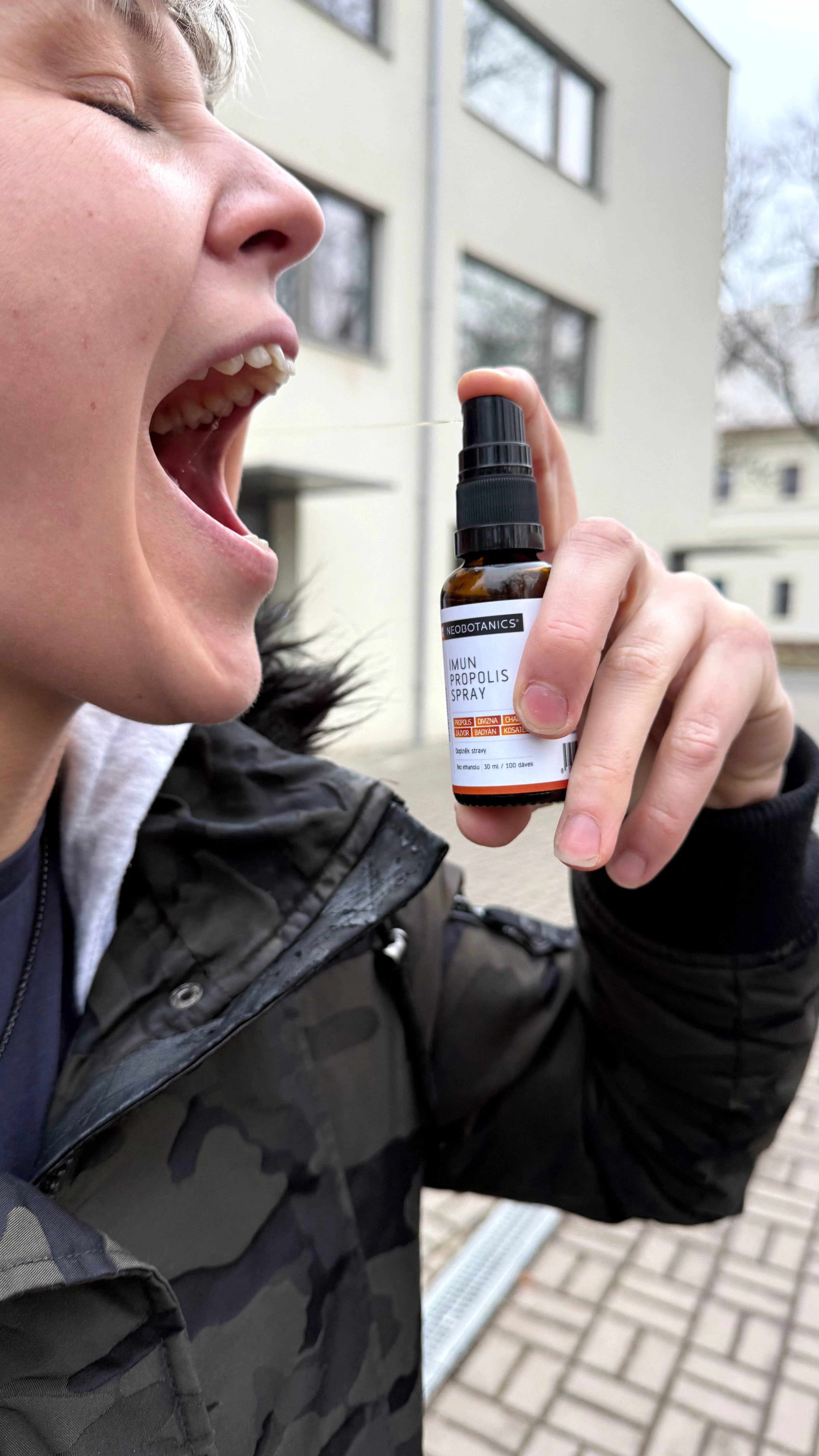 Neobotanics Imun Propolis Spray mondspray (30 ml) - als je niet lekker in je vel zit