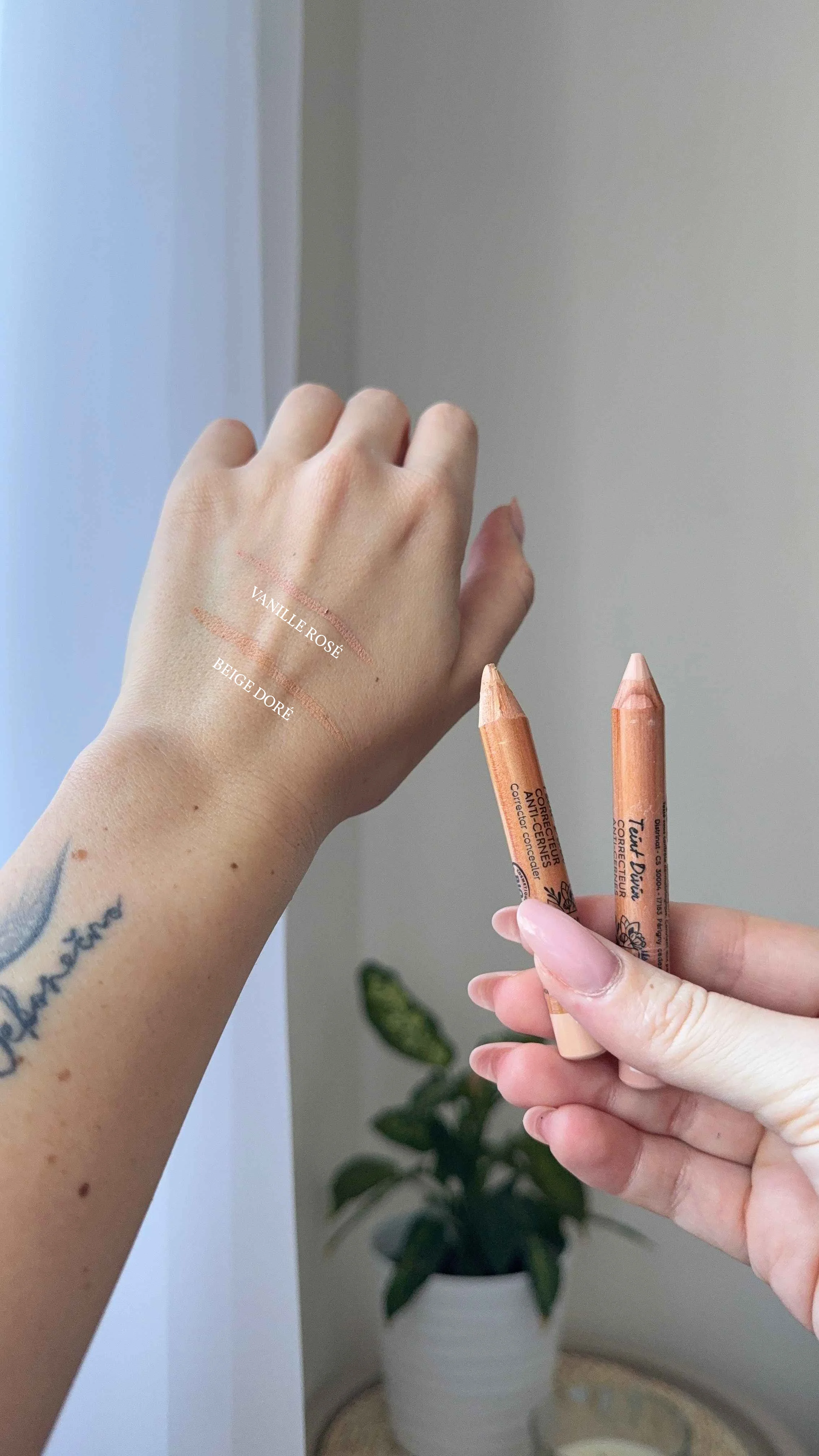 SO’BiO étic Biologische concealer (4 g) 25 BEIGE DORÉ — goudbeige - dekt huidoneffenheden