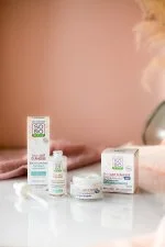 SO’BiO étic Versterkend hydraterend serum met biologische ezelinnenmelk (30 ml) - met hyaluronzuur