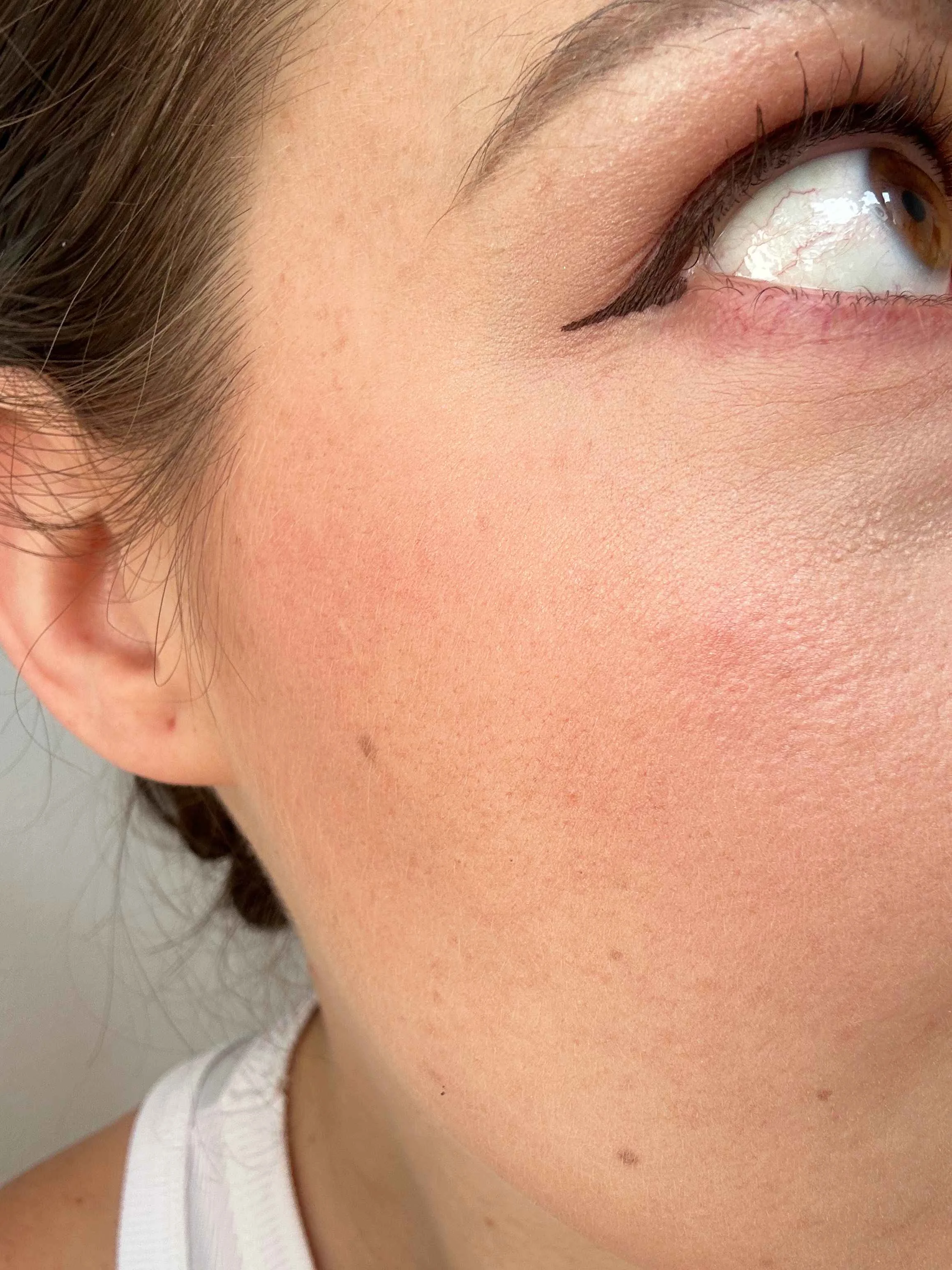 SO’BiO étic Vloeibare eyeliner BIO - 01 zwart (3 ml) - accentueert je ogen