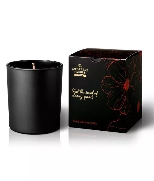 The Greatest Candle in the World Geurkaars in zwart glas (170 g) - darjeeling bloem