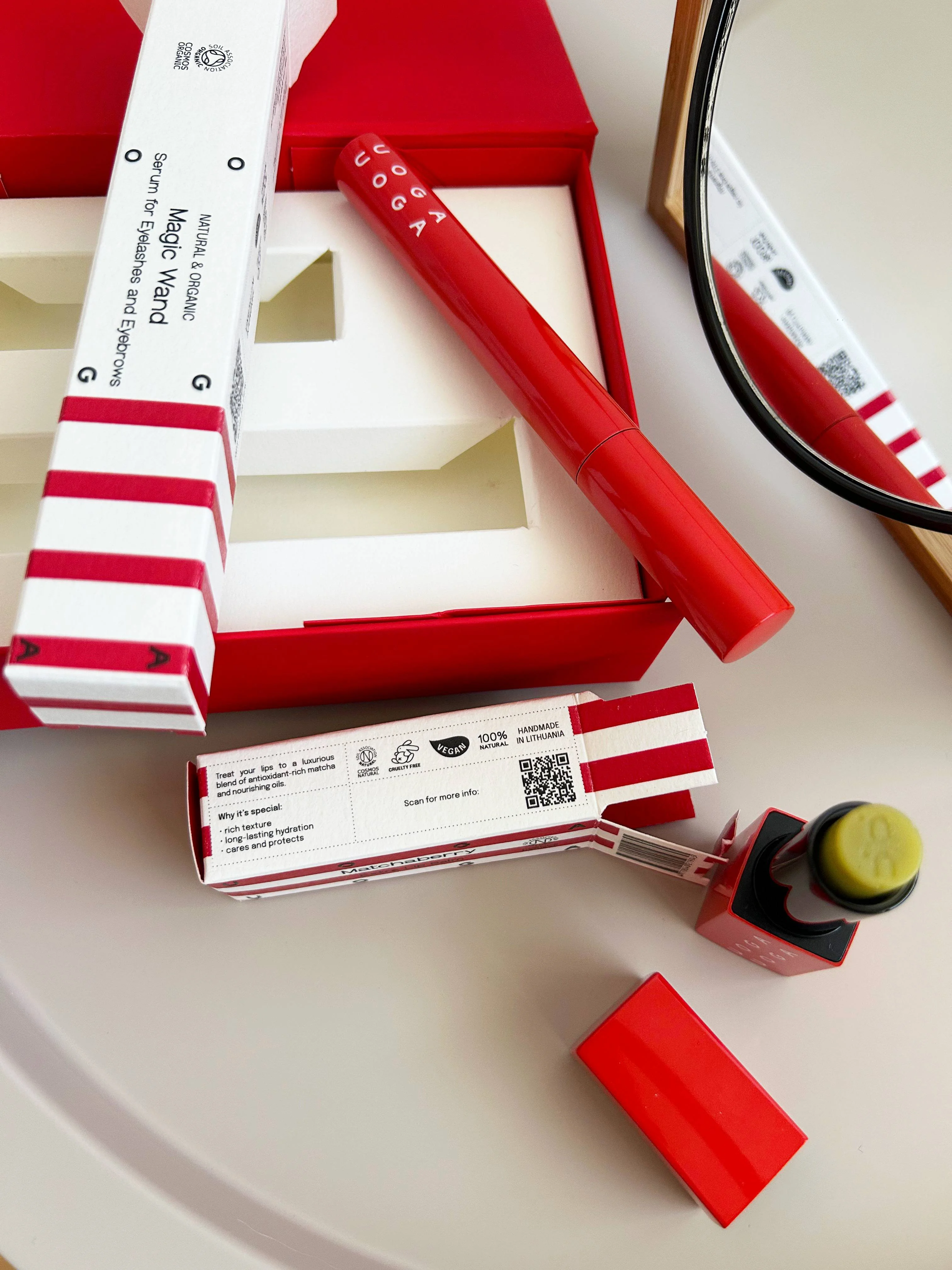 Uoga Uoga Cadeauset Intensieve verzorging voor lippen, wimpers & wenkbrauwen Magic set - serum voor wimpers en wenkbrauwen en lippenbalsem