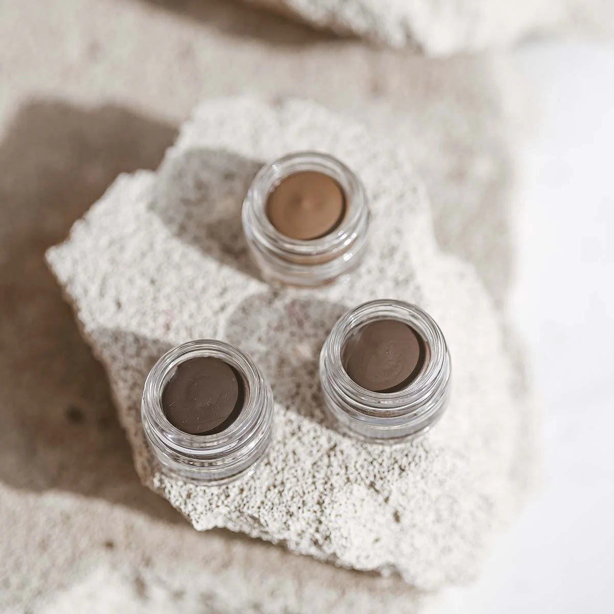 Uoga Uoga Crèmige wenkbrauwpomade (2,5 ml) 792 Forest Path - Dark Brown - 3 tinten voor optisch vollere wenkbrauwen