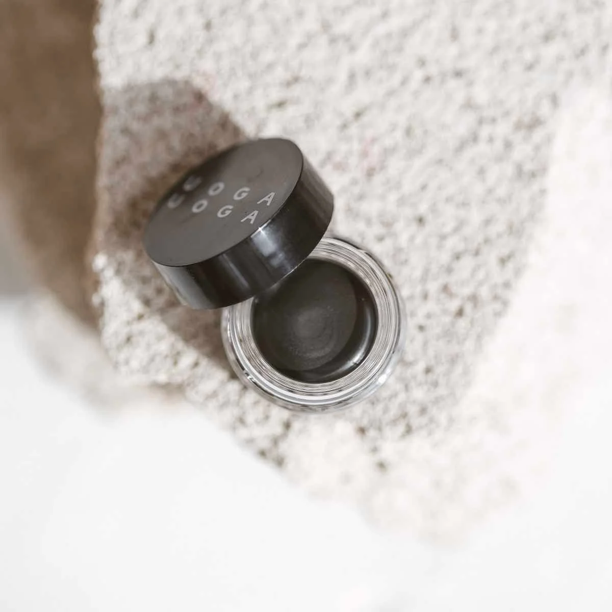 Uoga Uoga Crèmige eyeliner (2,5 ml) - Black Drama - Zwart - voor dag- en avondmake-up
