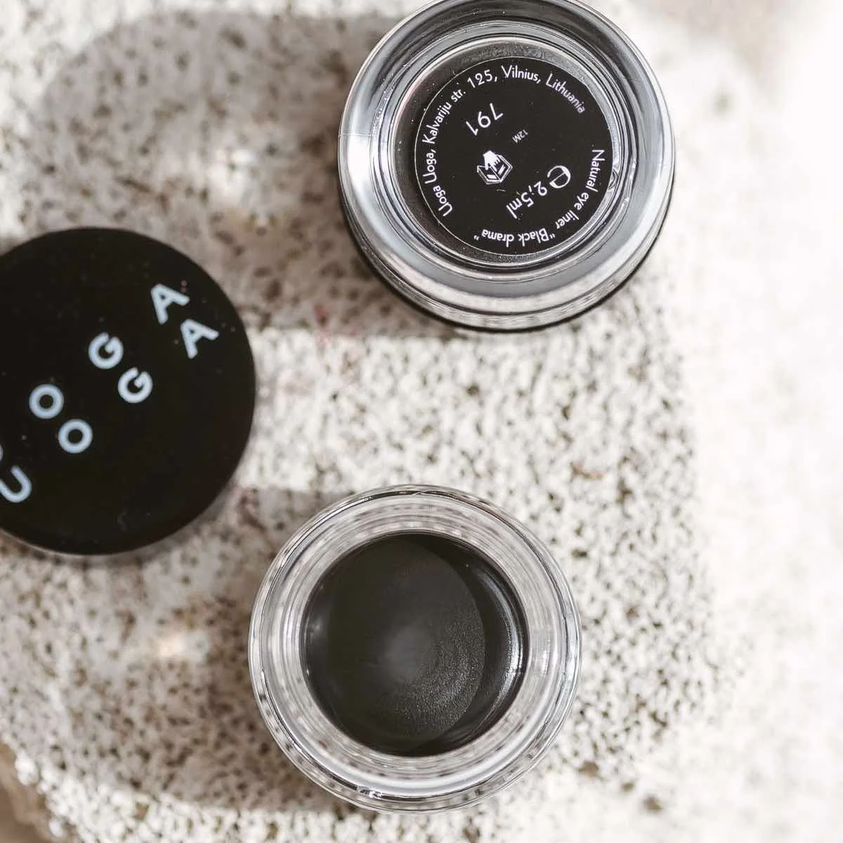 Uoga Uoga Crèmige eyeliner (2,5 ml) - Black Drama - Zwart - voor dag- en avondmake-up