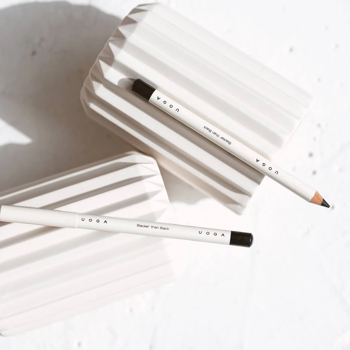 Uoga Uoga Zacht oogpotlood BIO 850 Blacker than Black - Zwart - 4 tinten voor elke look