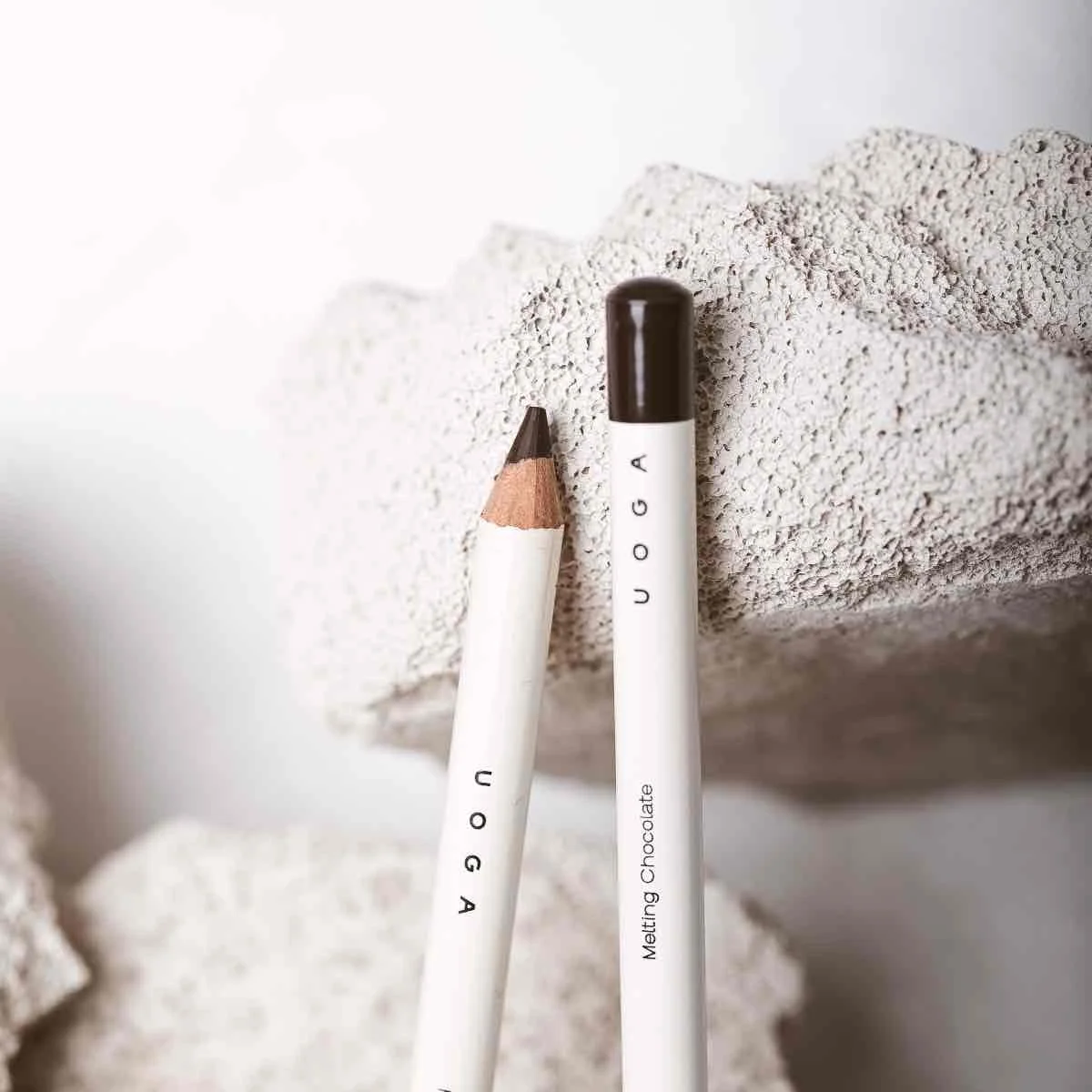 Uoga Uoga Zacht oogpotlood BIO 850 Blacker than Black - Zwart - 4 tinten voor elke look