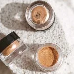 Uoga Uoga Losse minerale oogschaduw met amber (1 g) 710 Naked & Happy - 10 tinten