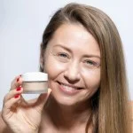 Uoga Uoga Minerale poedermake-up met barnsteen (10 g) 636 Strawberry and Snow - licht, natuurlijk, SPF 15