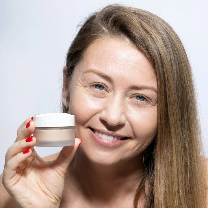 Uoga Uoga Minerale poedermake-up met barnsteen (10 g) 801 Walk in the Dunes - licht, natuurlijk, SPF 15