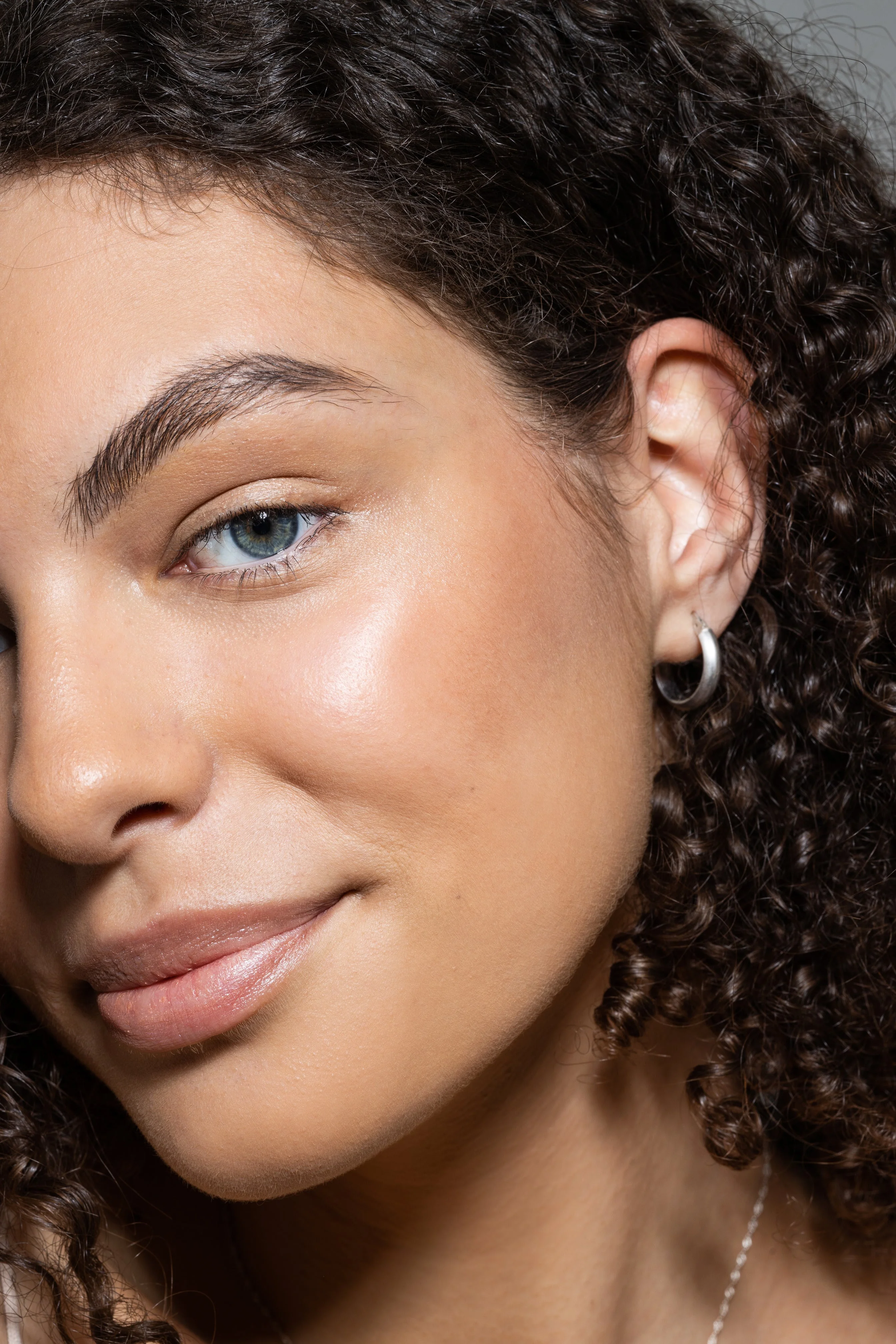 Uoga Uoga Minerale poederfoundation met amber (10 g) 803 Dandelion Syrup - licht, natuurlijk, SPF 15