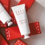 Uoga Uoga Regenererende gezichtspeeling met veenbessen (40 ml) - voor een gladdere en stralendere huid