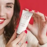 Uoga Uoga Regenererende gezichtspeeling met veenbessen (40 ml) - voor een gladdere en stralendere huid