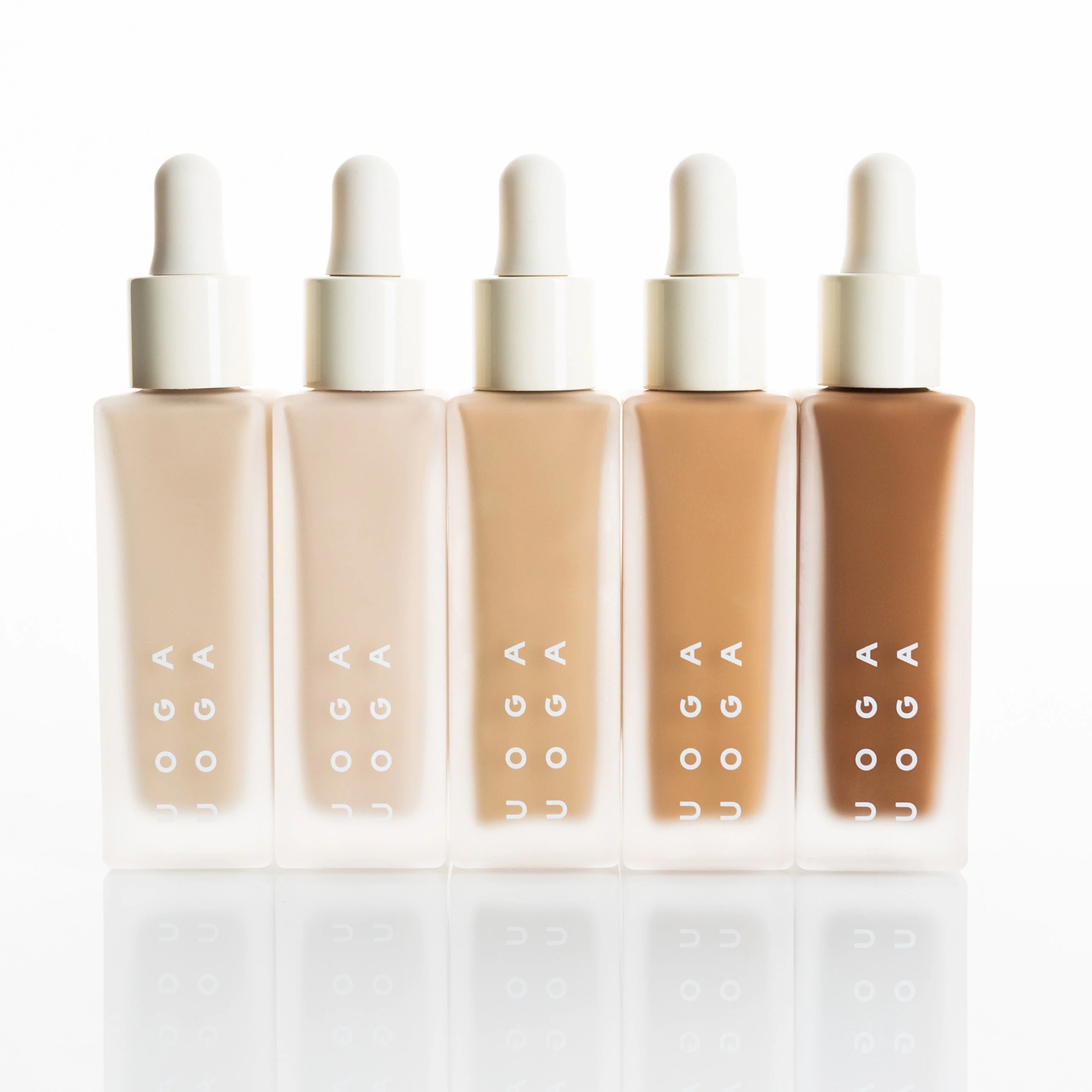 Uoga Uoga Vloeibare minerale make-up en serum SPF 20 BIO (30 ml) 689 Summer Breeze - hydrateert en beschermt de huid