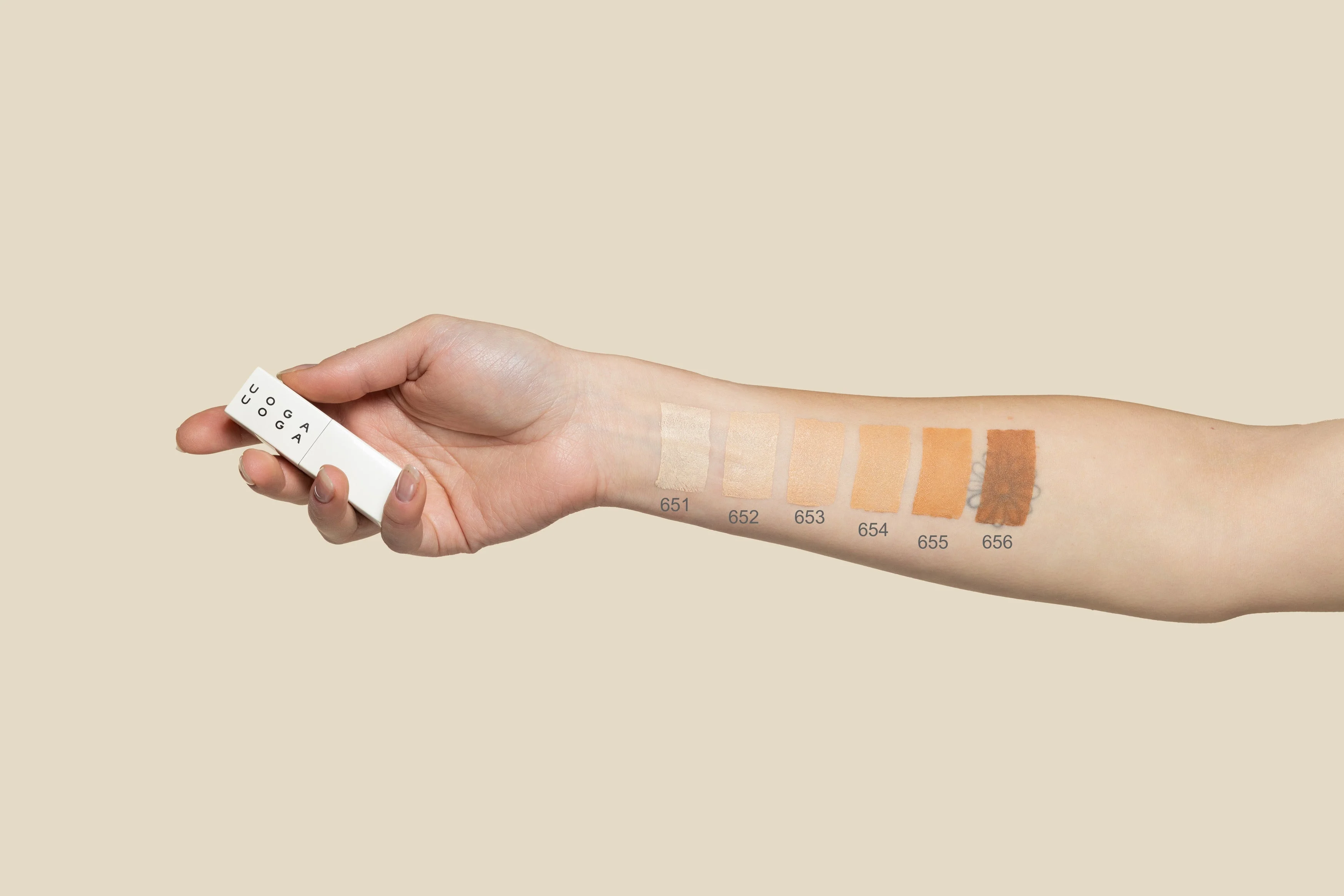 Uoga Uoga Vaste concealer (4 g) Special Agent 003 - 653 Medium Light - speciale agent voor huidoneffenheden