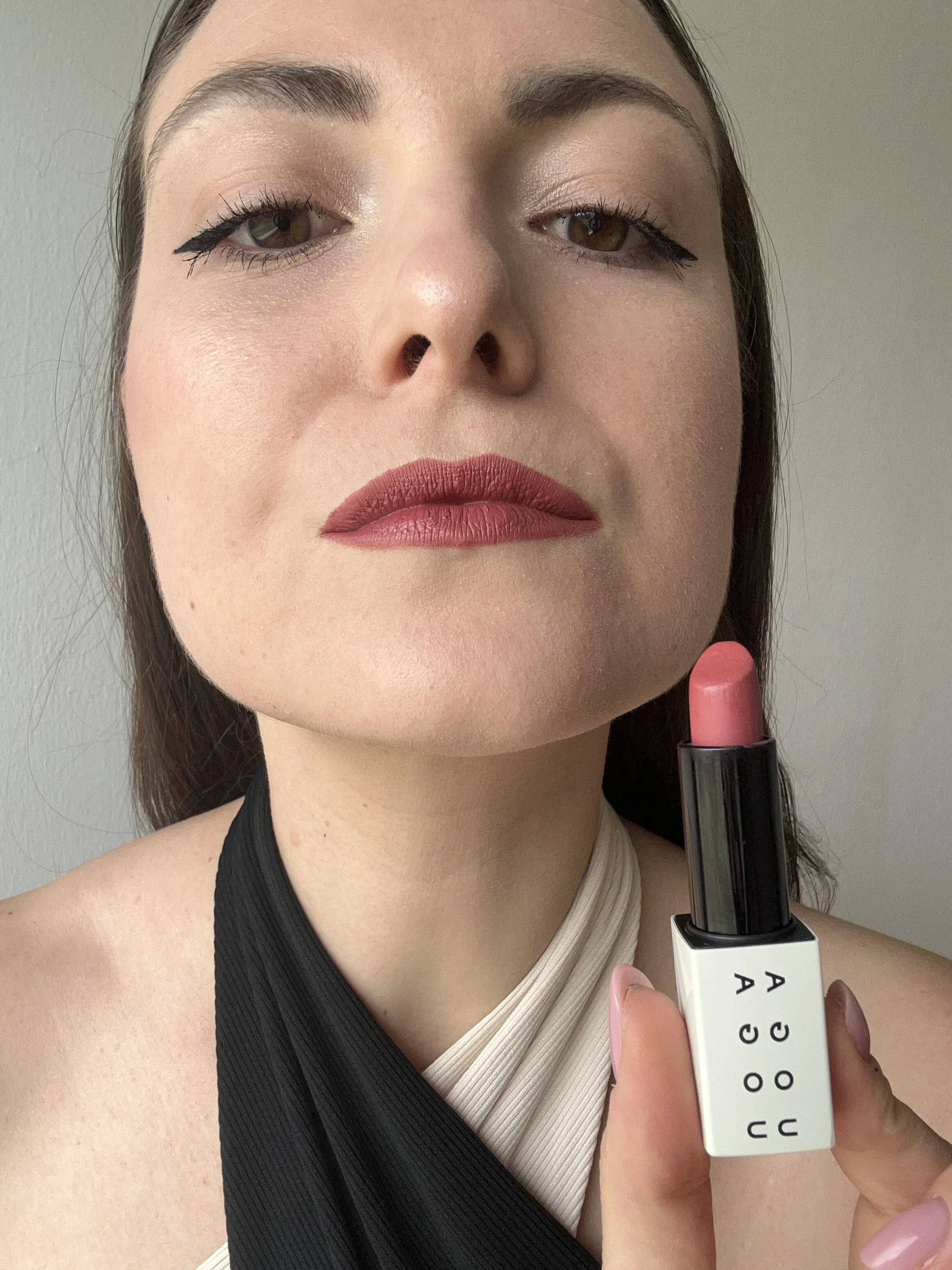 Uoga Uoga Voedende lippenstift (4 g) 613 Cuteberry - 6 tinten op minerale basis