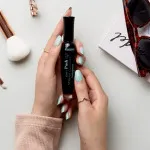 Volume Glamour Push Up waterproof mascara (71 Zwart) 7 ml