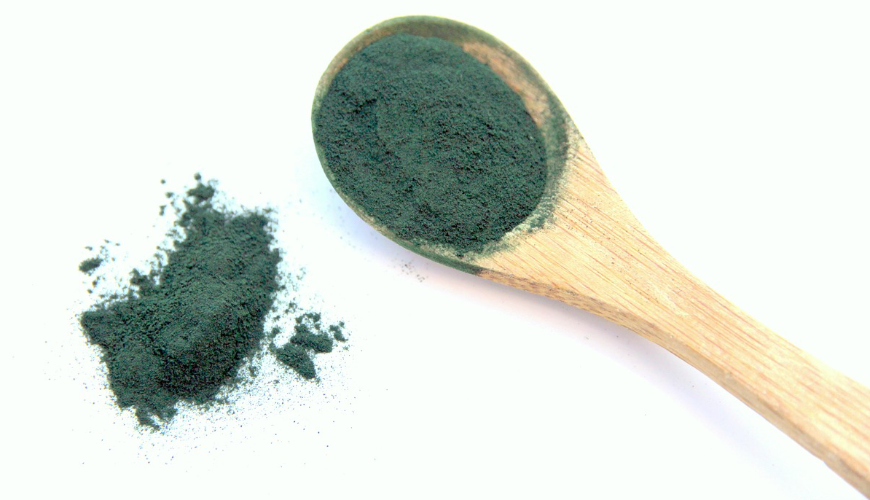 Spirulina is een blauwgroene alg waarvan de gezondheidsvoordelen je zullen verrassen