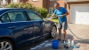 Hoe milieuvriendelijk autowassen water én geld bespaart