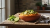 Eenvoudig recept voor gestampte zoete aardappelen met limoen en koriander