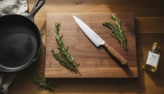 Hoe je goed zorgt voor een houten snijplank, messen en pannen