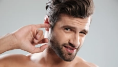 Hoe te voorkomen dat water in de oren blijft zitten