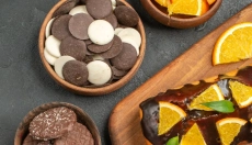 Ontdek de perfecte smaak van fruit omhuld met chocolade