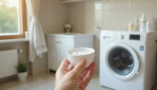 Natriumpercarbonaat is handig bij zowel wassen als schoonmaken, omdat het actief zuurstof vrijgeeft 