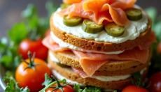 Een hartige taart voor een verjaardag kan zowel decoratief als lekker zijn.