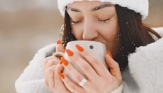 Hoe koude handen te voorkomen en de bloedcirculatie te verbeteren